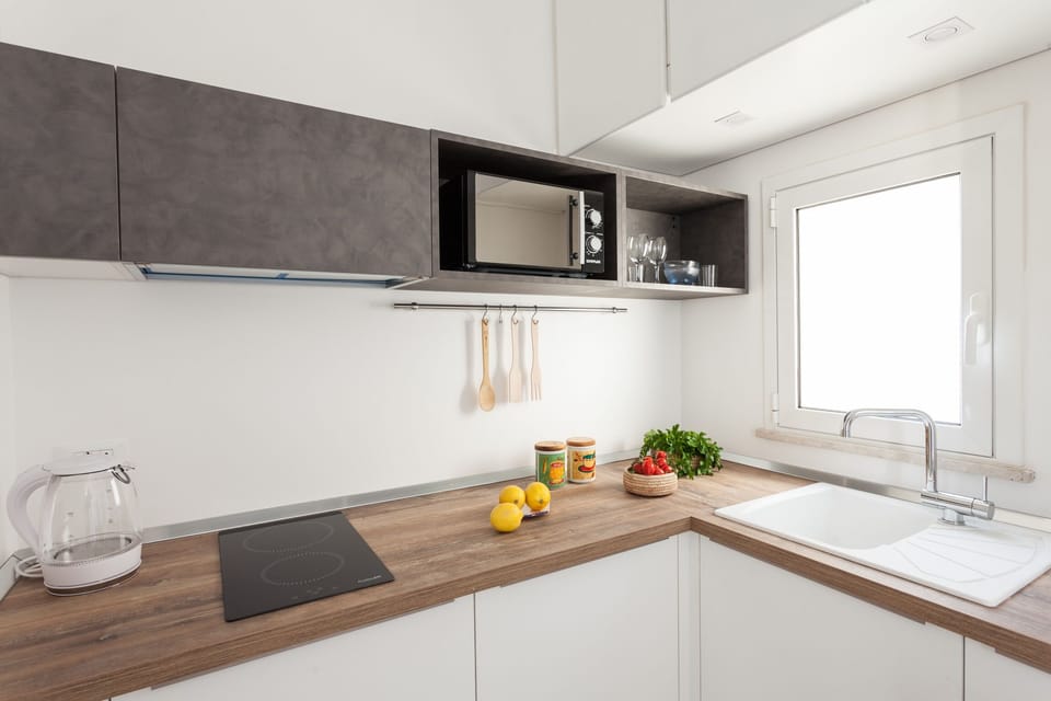 Well equipped kitchen
