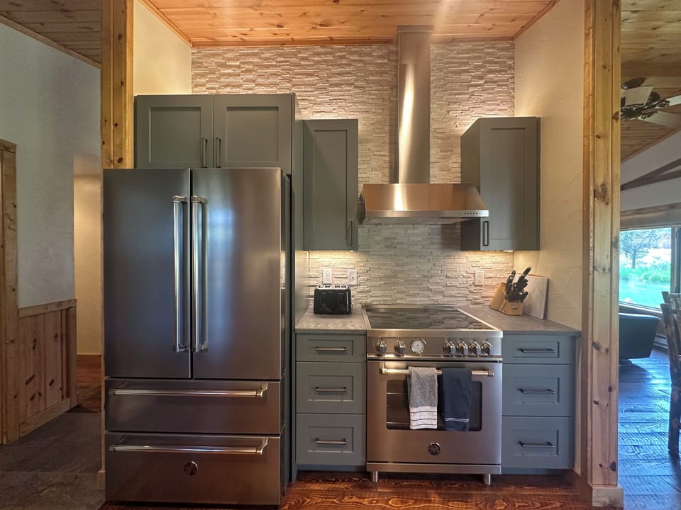 Entirely new kitchen as of summer, 2024. All new Italian appliances (Bertzzoni) 