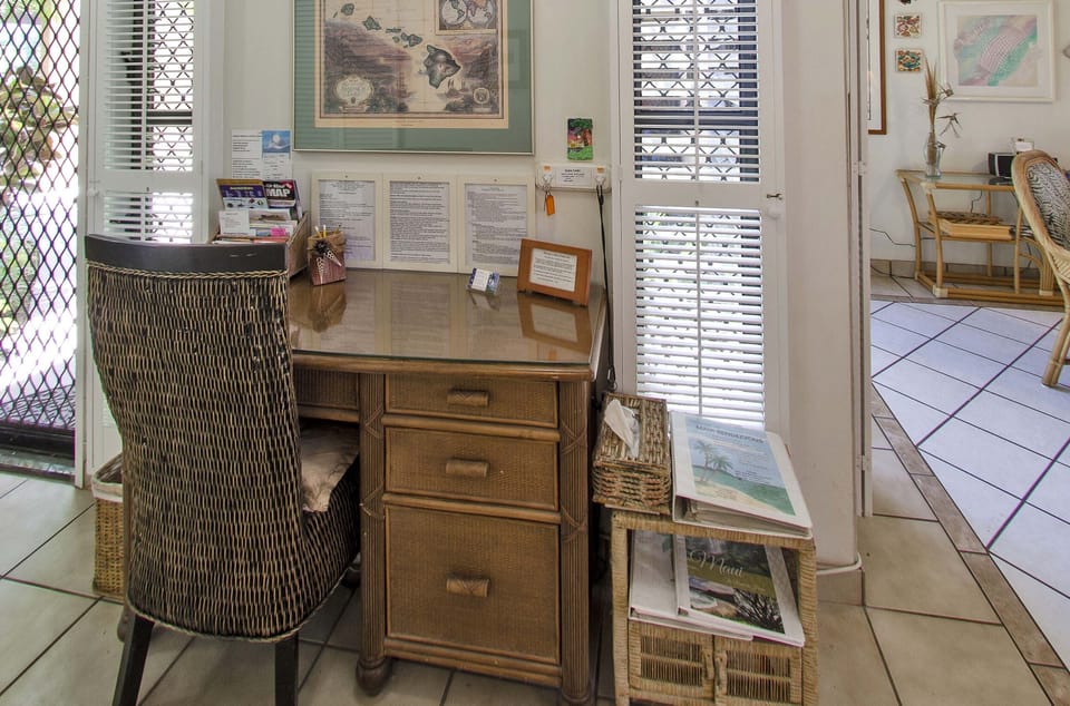 Desk: High Speed Internet, Condo Information