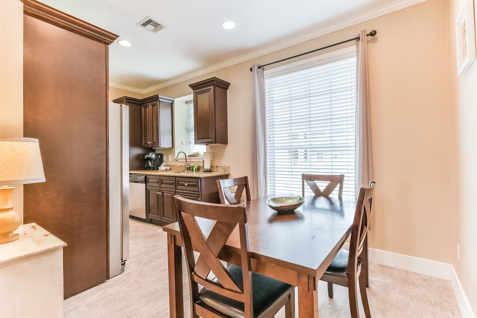 1125 Dining/Kitchen
