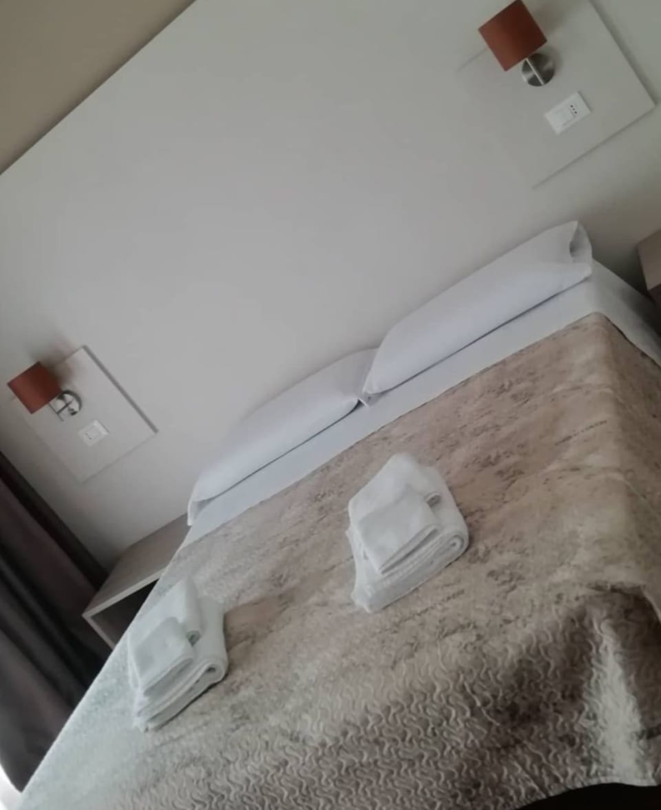 Double or Twin Room, City View | 6 bedrooms, minibar, desk, soundproofing