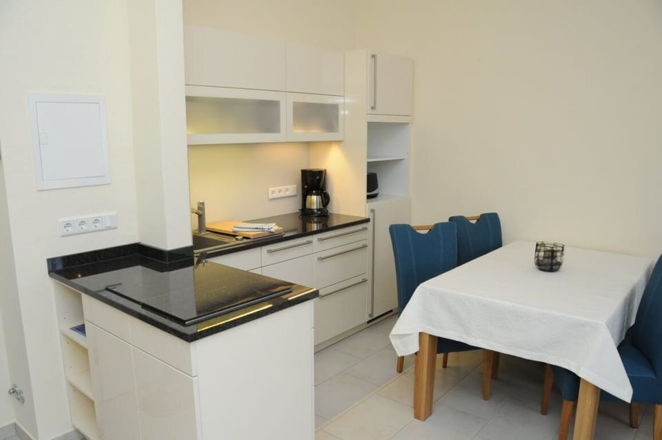 Comfort Apartment | Private kitchen | Coffee/tea maker