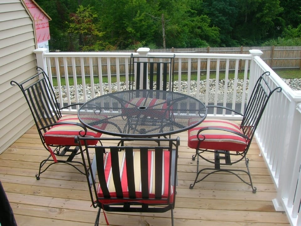 Deck - Eat, Watch the fireworks, gaze at the lake