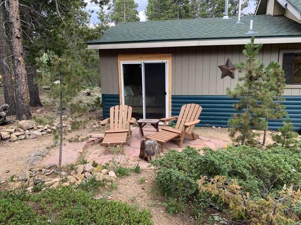 The private sitting area off of bedroom 2
