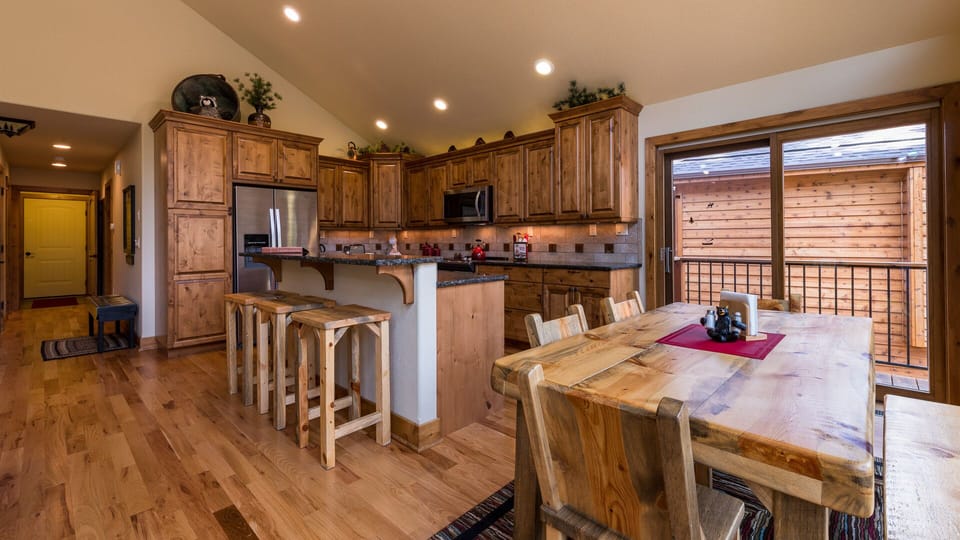 dining table for 6 & bar stools for 3