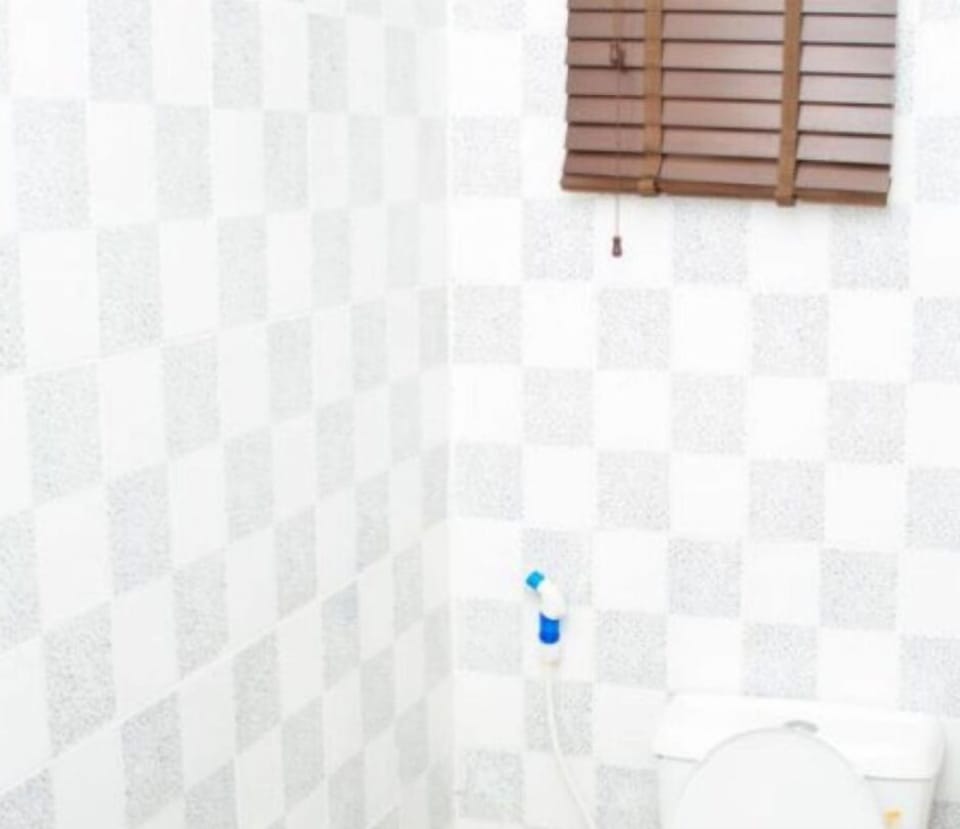 Shower, rainfall showerhead, towels