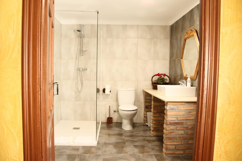 Bathroom shower