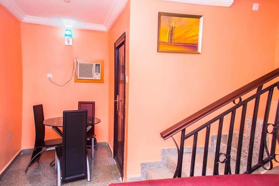 Apartment, 1 Queen Bed (4) | Desk, free WiFi, bed sheets