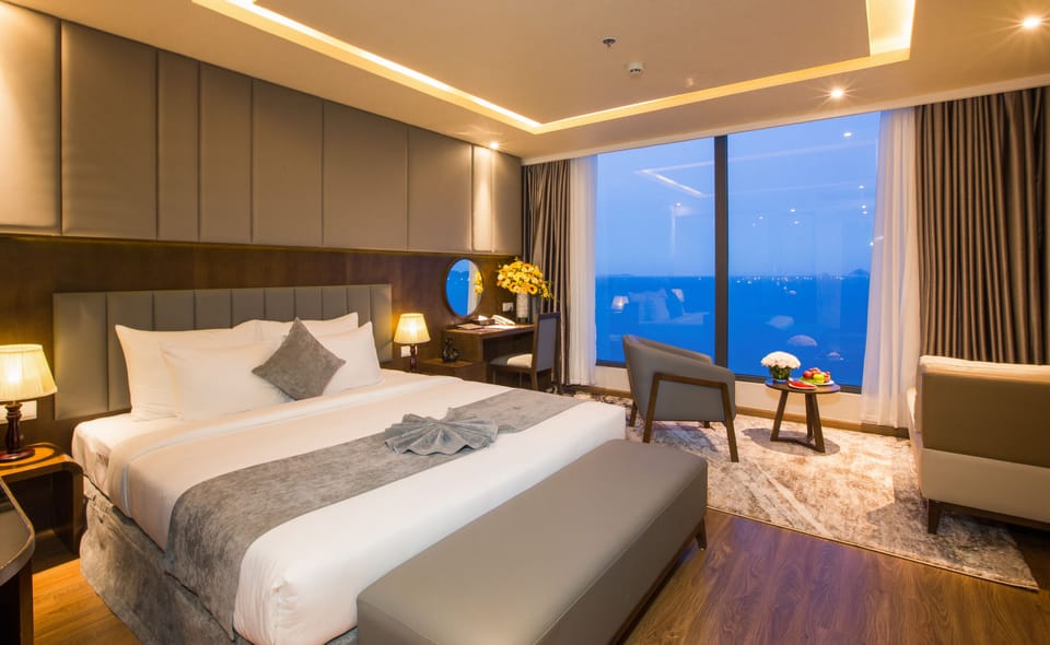 Executive Room, Ocean View | Premium bedding, minibar, in-room safe, blackout drapes