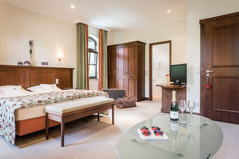 Super Comfort Double Room | Minibar, in-room safe, desk, soundproofing