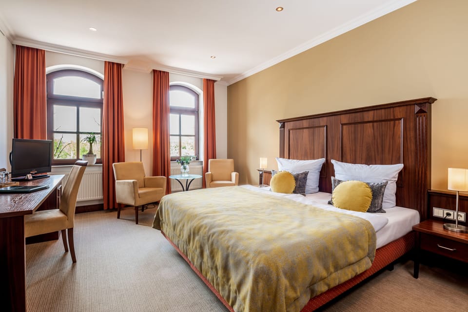 Comfort Double Room | Minibar, in-room safe, desk, soundproofing