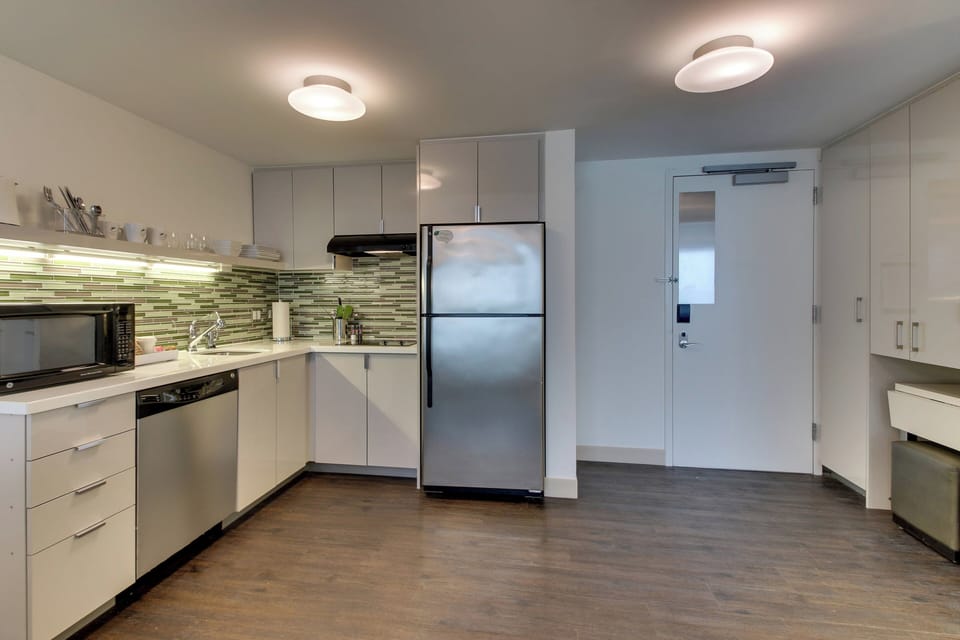 Suite, 1 Bedroom | Down comforters, in-room safe, desk, laptop workspace
