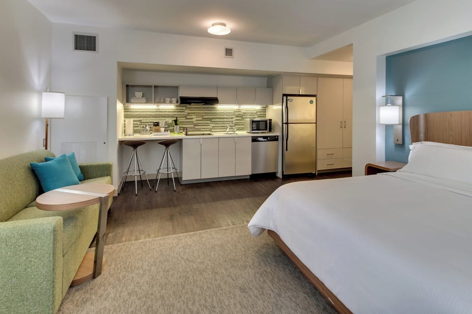 Studio, 1 King Bed with Sofa bed | Down comforters, in-room safe, desk, laptop workspace