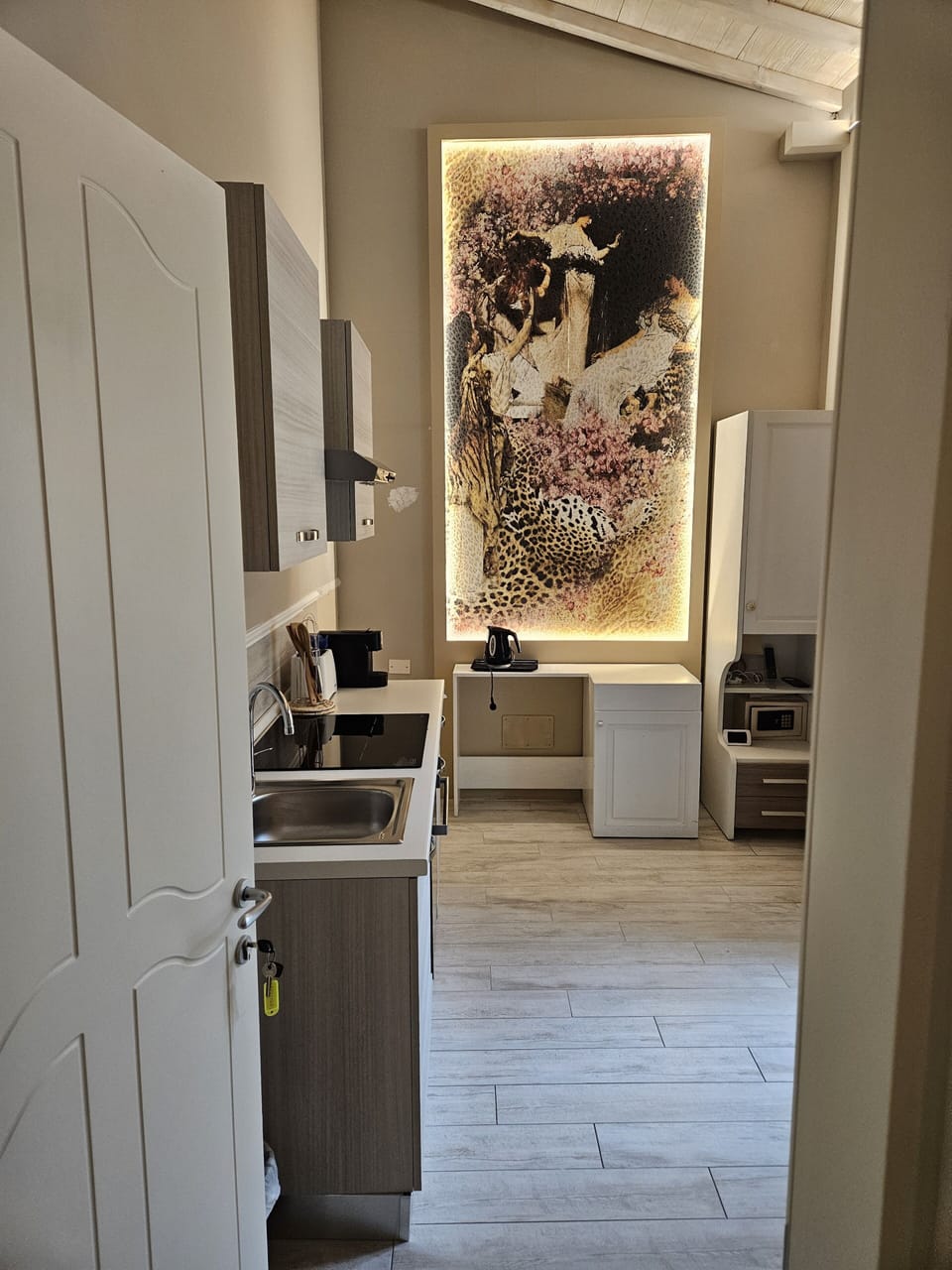 Luxurious Central Apartment | Private kitchen