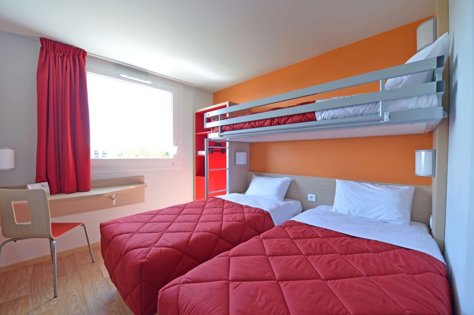 Standard Room, 3 Twin Beds | Premium bedding, individually furnished, desk, laptop workspace