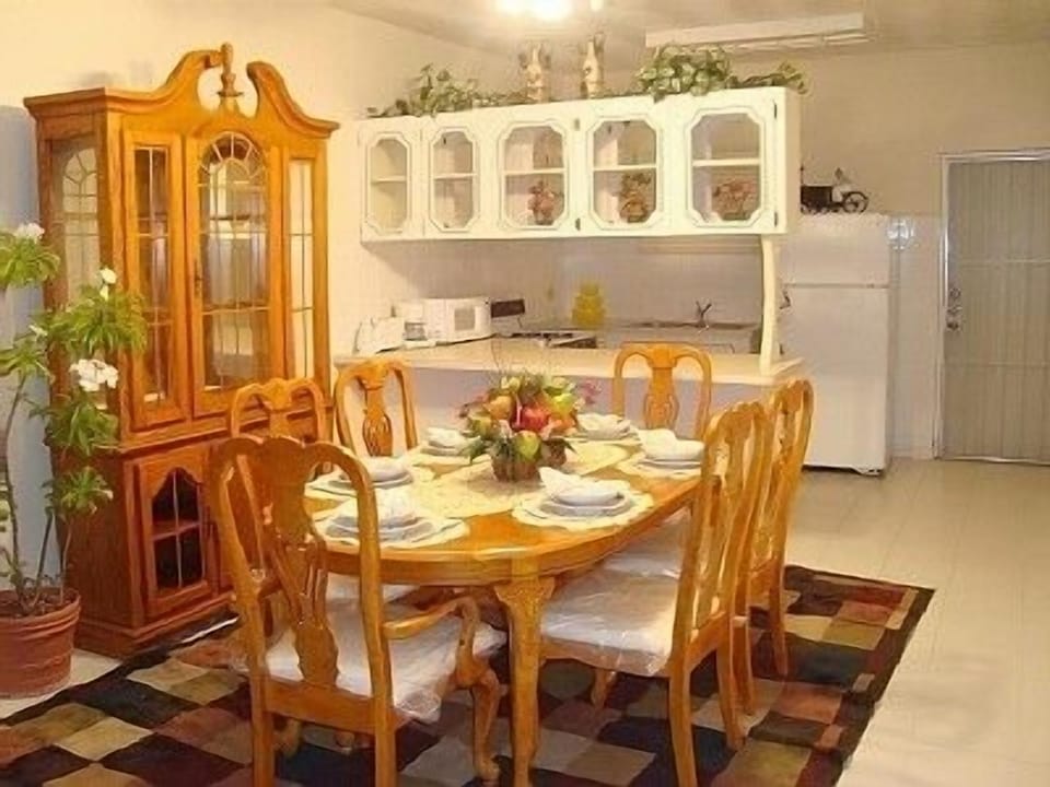 Prepare a meal or have a Bahamian meal catered