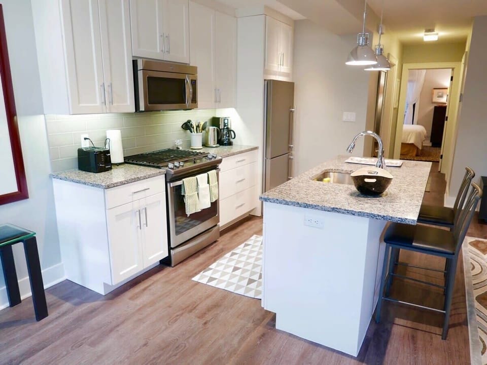 Kitchen has everything you need to prepare a meal