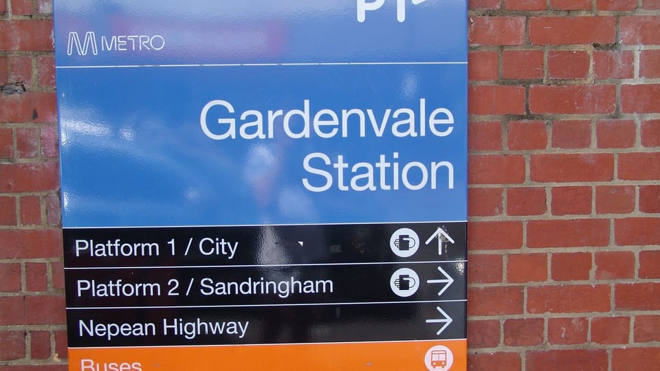 Gardenvale Station, Sandringham Line just a few minutes walk away. 15min to city