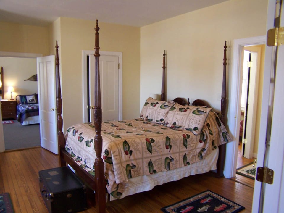 Primary Bedroom with Queen