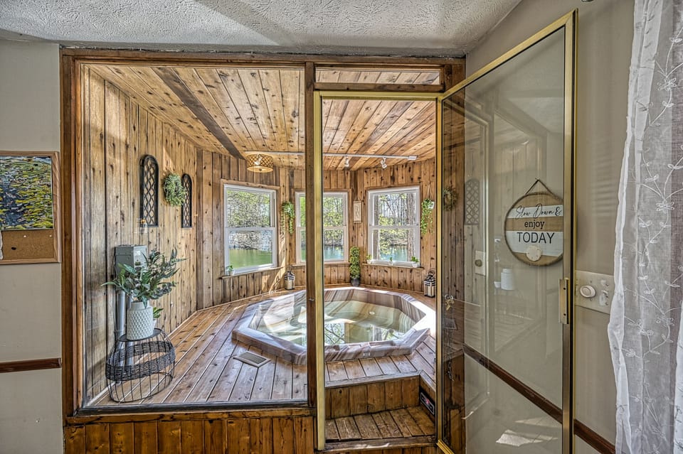 Wonderful Relaxation Hot Tub