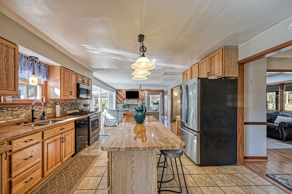 Large Kitchen Space
