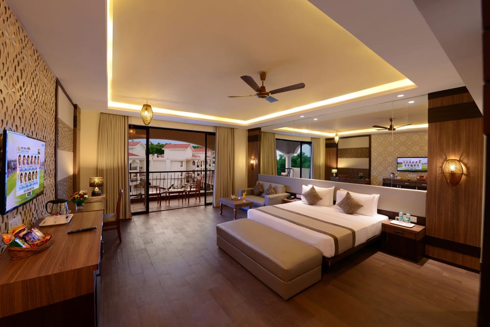 700 sq. ft. Luxury Rio Pool View | Premium bedding, memory foam beds, minibar, in-room safe