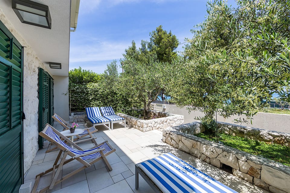 Villa Demer // 1st floor // Terrace 