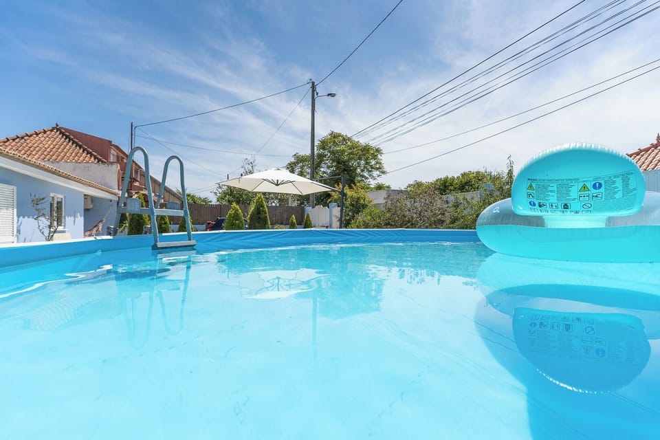 Jardim Soalheiro, virado a poente, com piscina 550x120cm