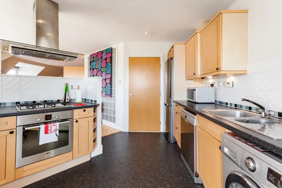 Fully equipped kitchen if you wish to cook during your stay.