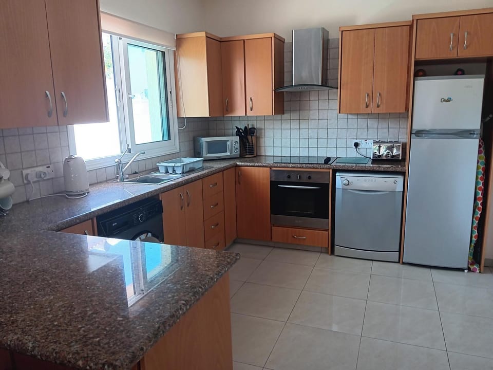 Spacious kitchen