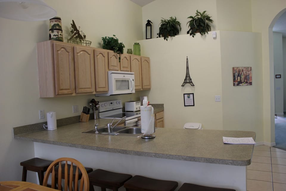 COMPLETE KITCHEN