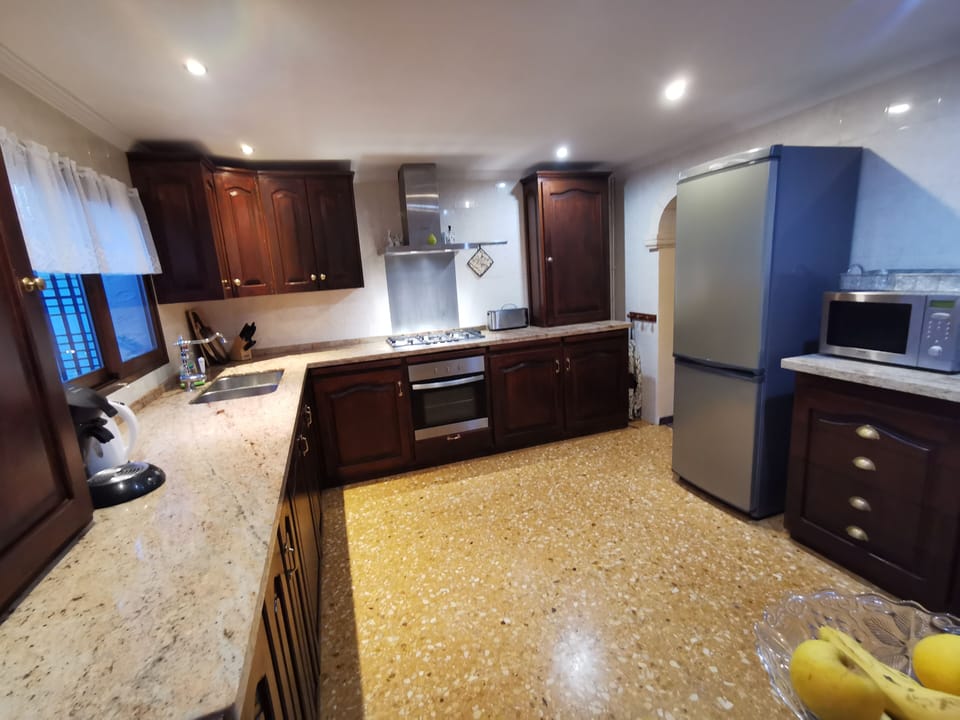 Fully equipped kitchen