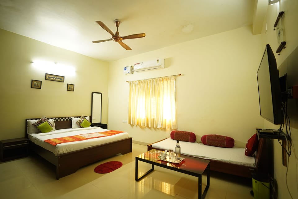 Family Room, Private Bathroom | Select Comfort beds, in-room safe, WiFi (free), individually decorated