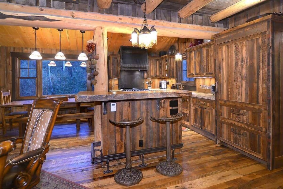 Gourmet kitchen with breakfast bar