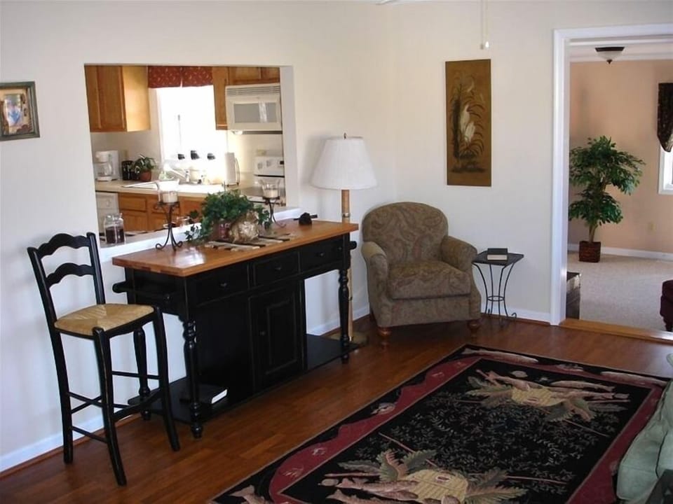 Interior. Den is through that doorway.
