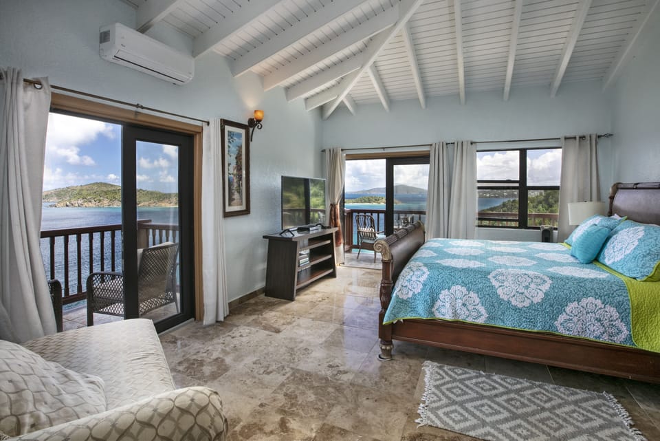 Master Suite . Spacious. Inviting. Relaxing.
