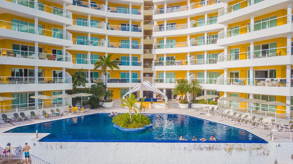 Infinity heated pool