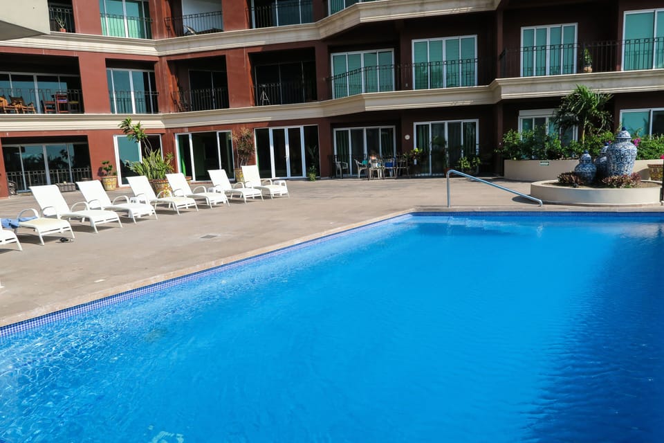Infinity pool