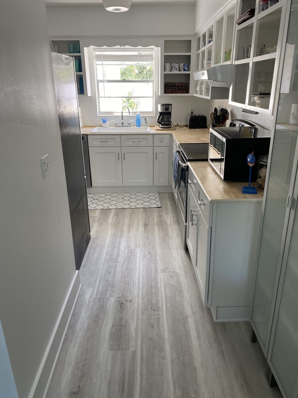 Unit B looking into kitchen