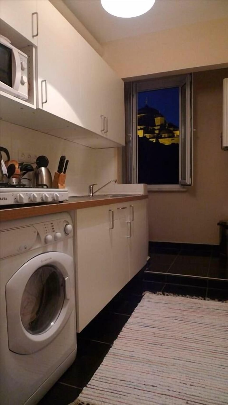 Kitchen.  View of Blue Mosque.