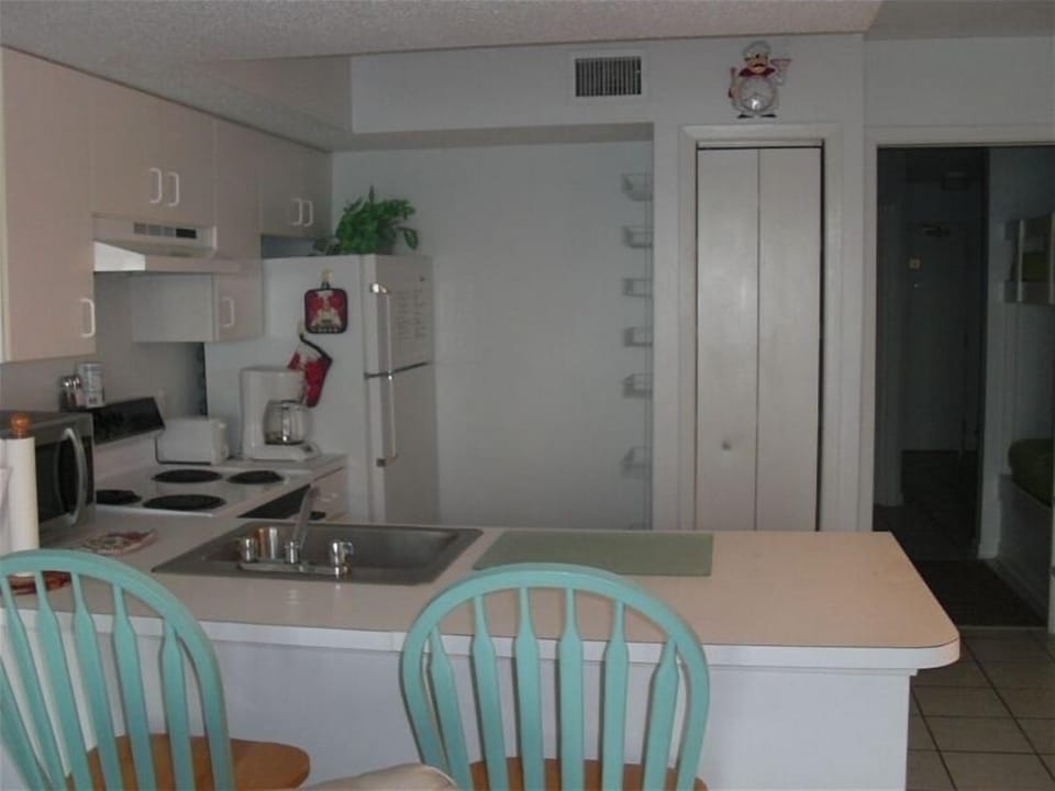 Seacrest 603 FULL Kitchen 
