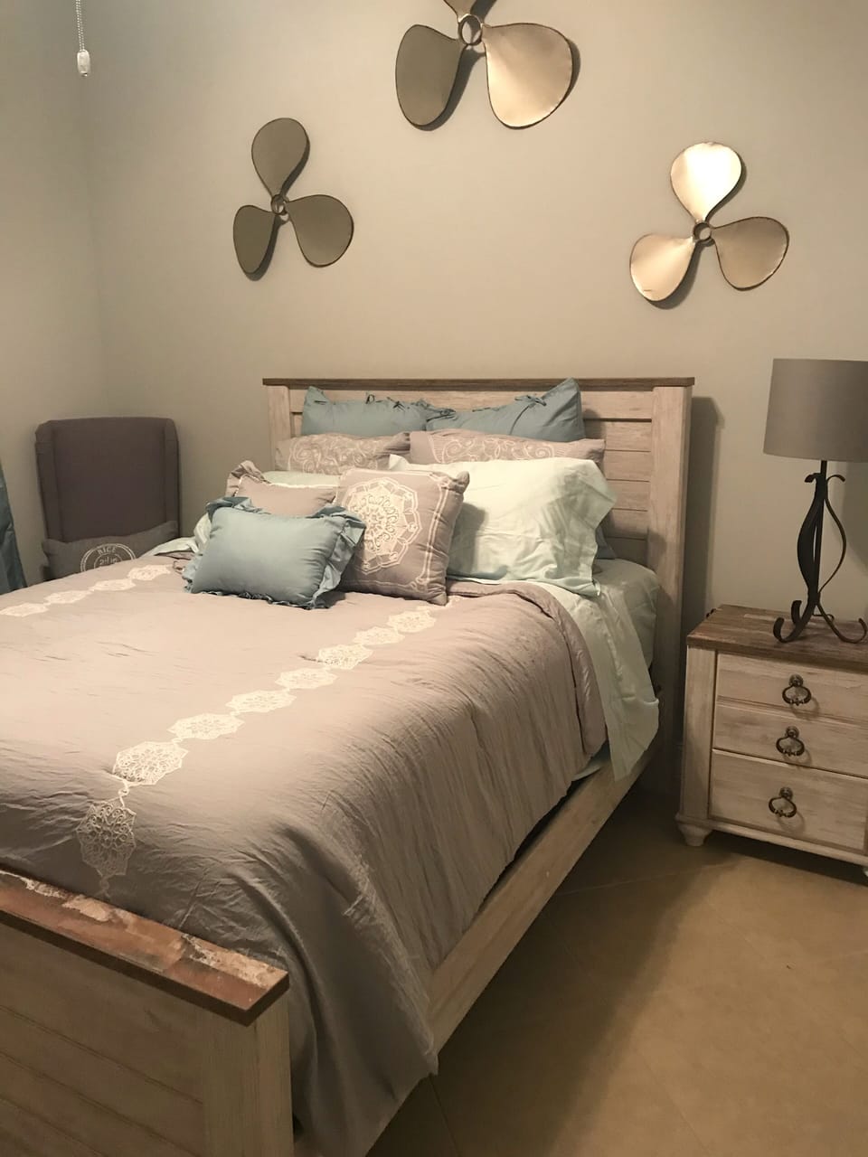 2nd bedroom queen bedding