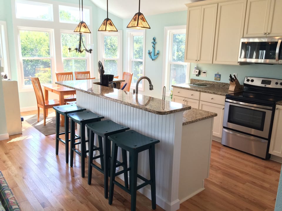 Beautiful Kitchen and Dining area at your "Home away From Home"
Tides Inn