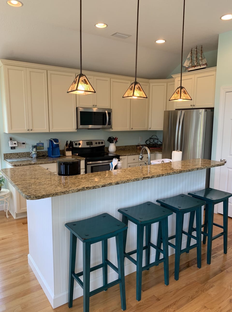 Amazing kitchen area with plenty of space
