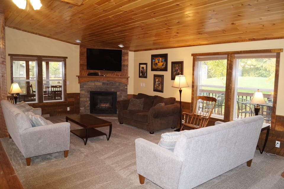 Mian livingroom with DirecTV and gas fireplace