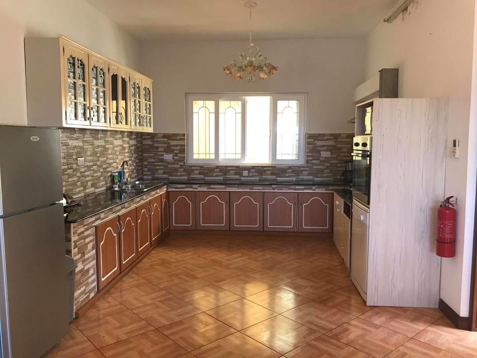 Villa, 6 Bedrooms, Non Smoking | Private kitchen | Coffee/tea maker, fridge, microwave, oven