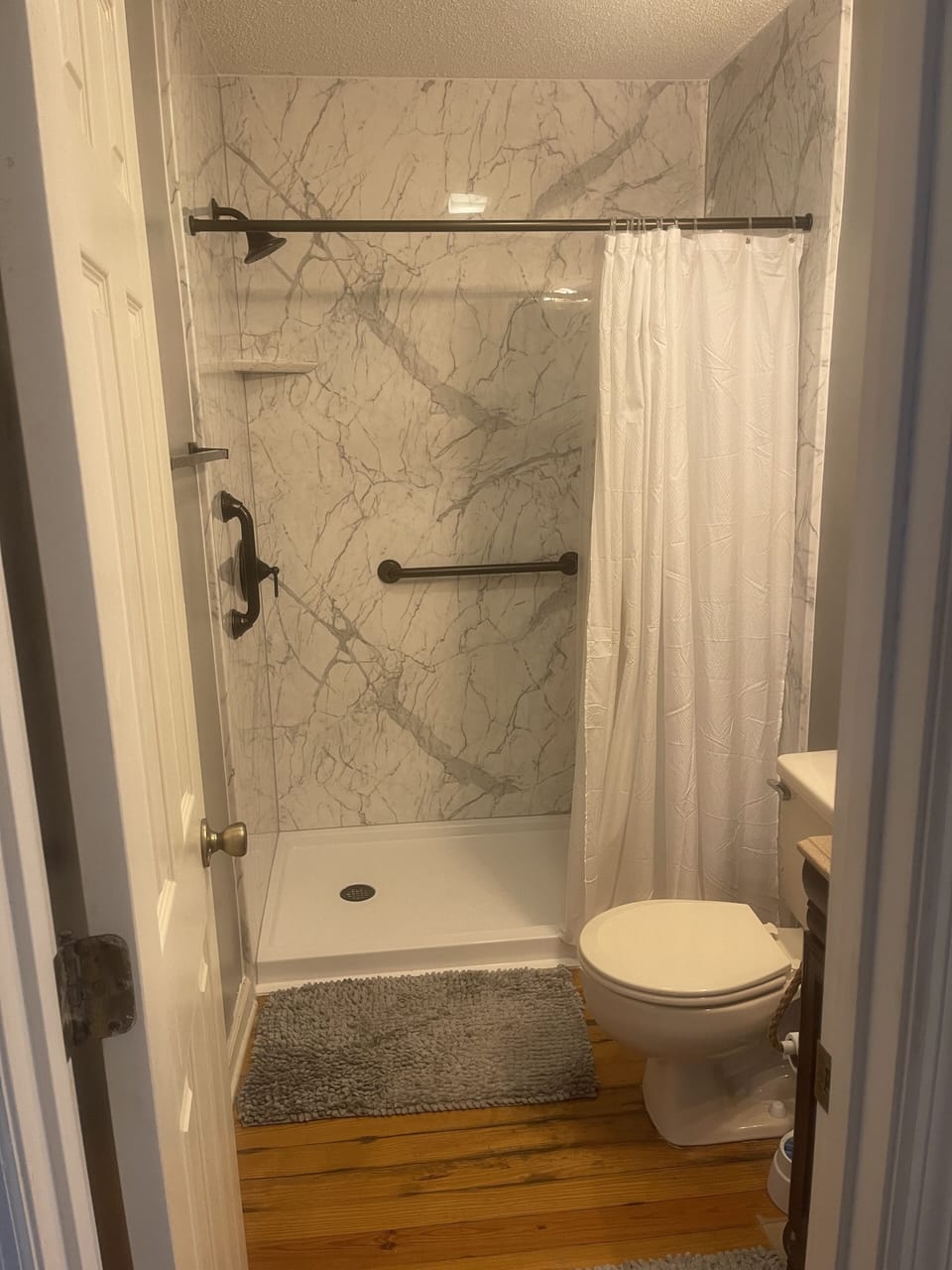 Guest/Hall Shower (newly re-done)