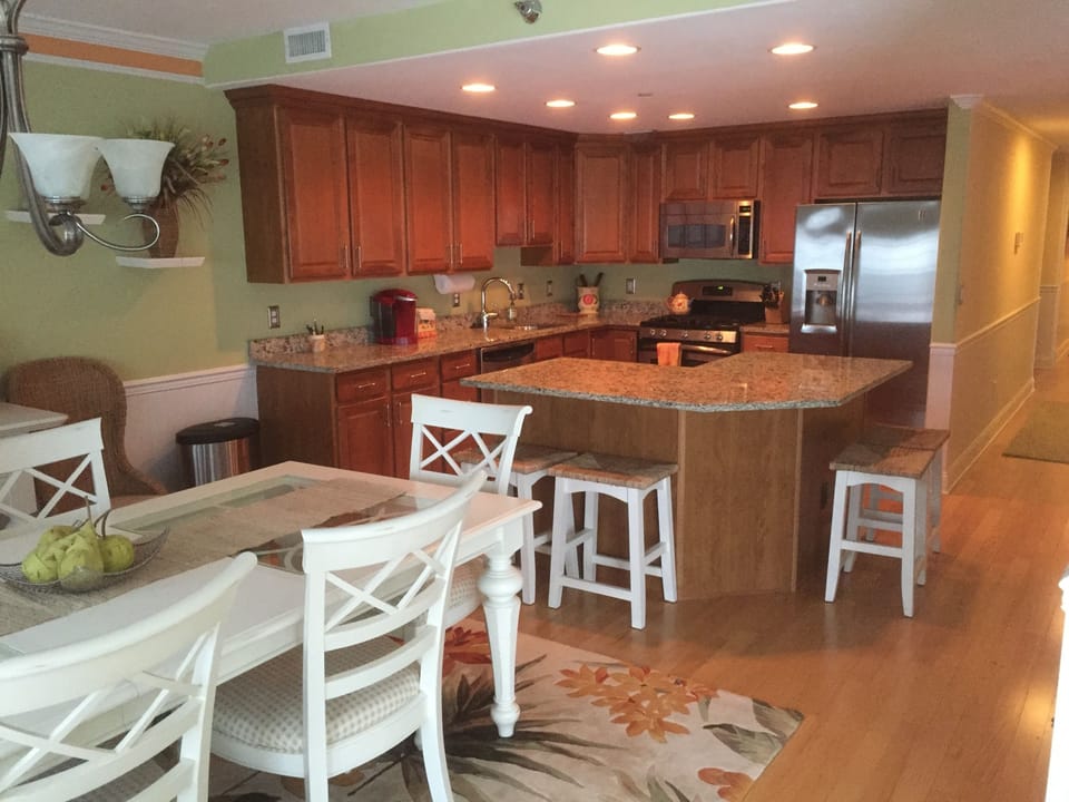 Kitchen / Dining