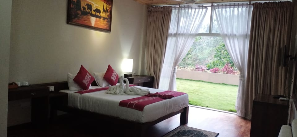 Executive Villa, Non Smoking, Mountain View | Individually furnished, desk, iron/ironing board, free WiFi