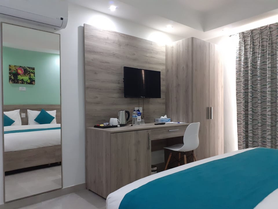 Deluxe Room, 2 Twin Beds, Non Smoking, City View | 1 bedroom, Egyptian cotton sheets, premium bedding, memory foam beds